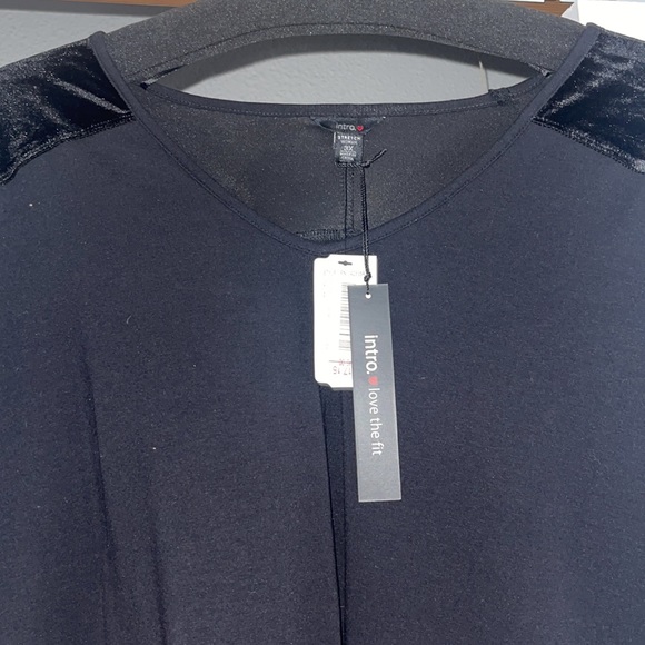 Intro stretch black soft with velour sleeves beautiful long sleeve brand new 3x - Picture 2 of 4